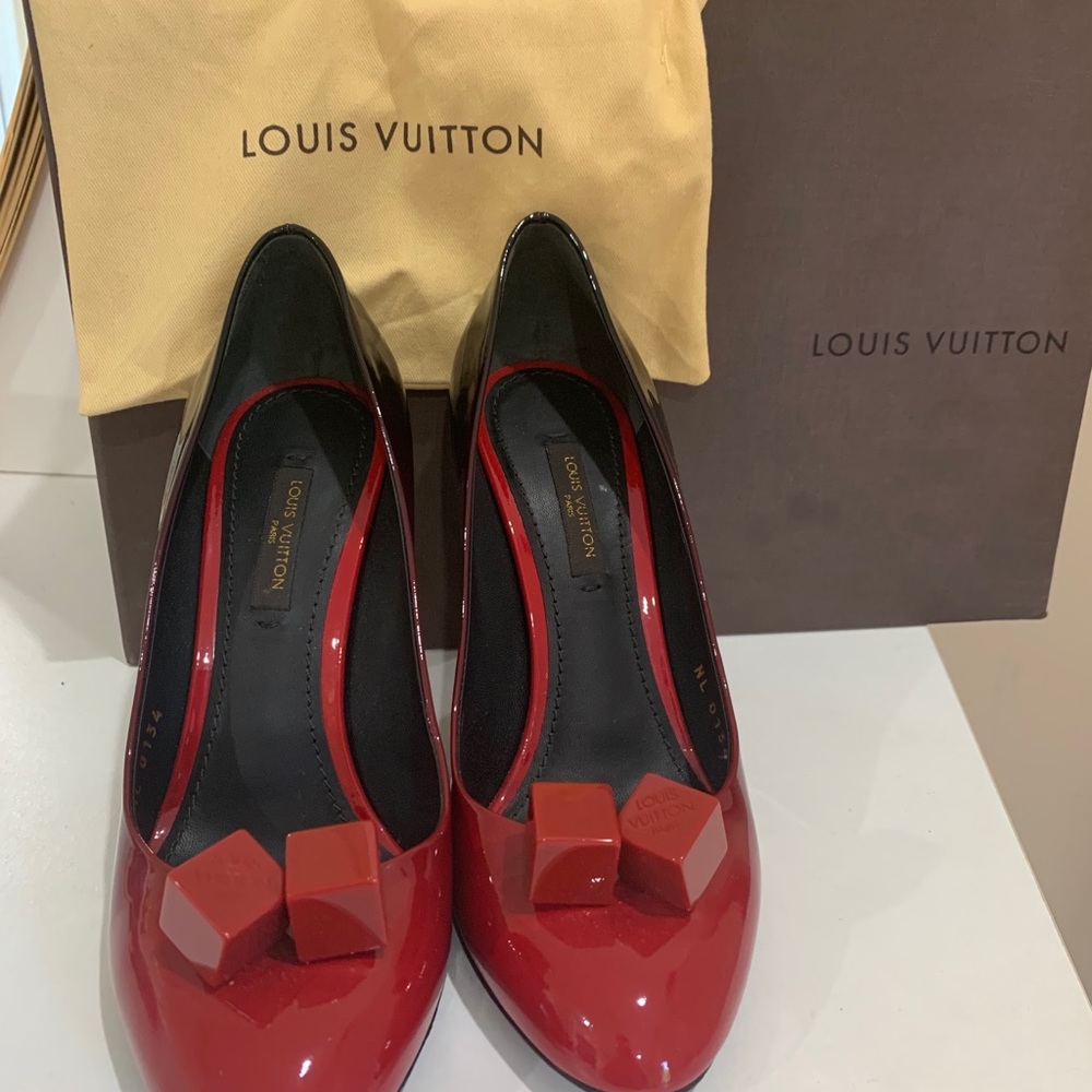 Louis Vuitton red to black ombré dice heels - Picture 3 of 6